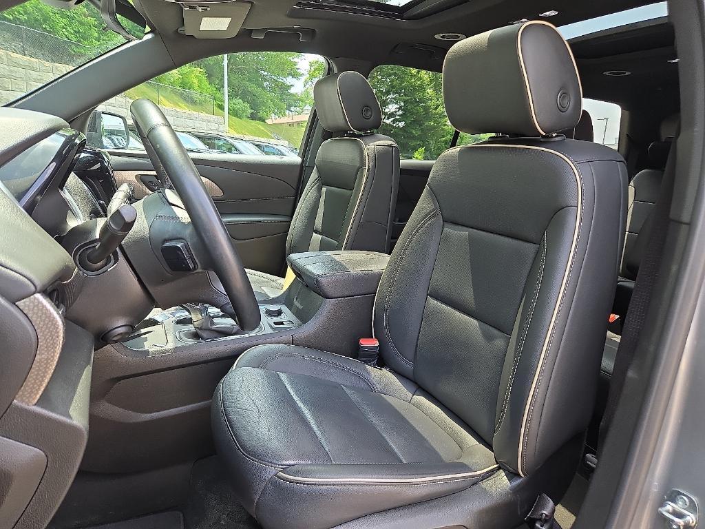 used 2023 Chevrolet Traverse car, priced at $38,950