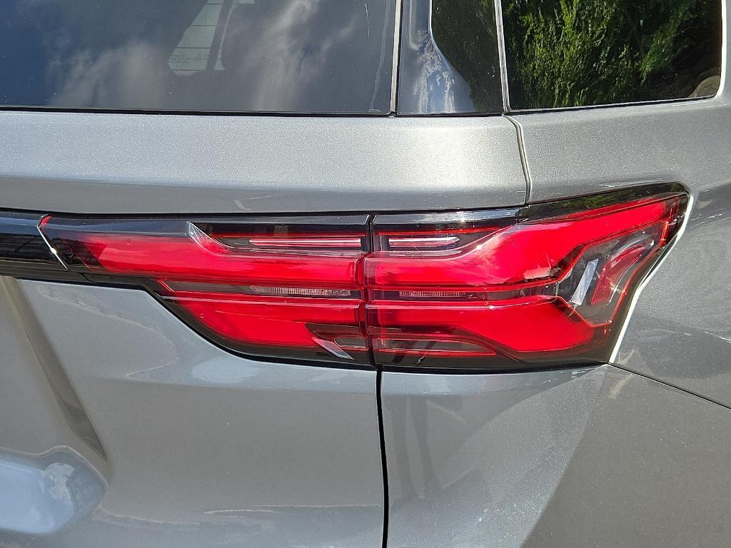 used 2023 Chevrolet Traverse car, priced at $38,950