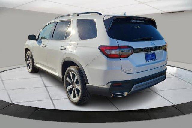 new 2025 Honda Pilot car, priced at $51,550