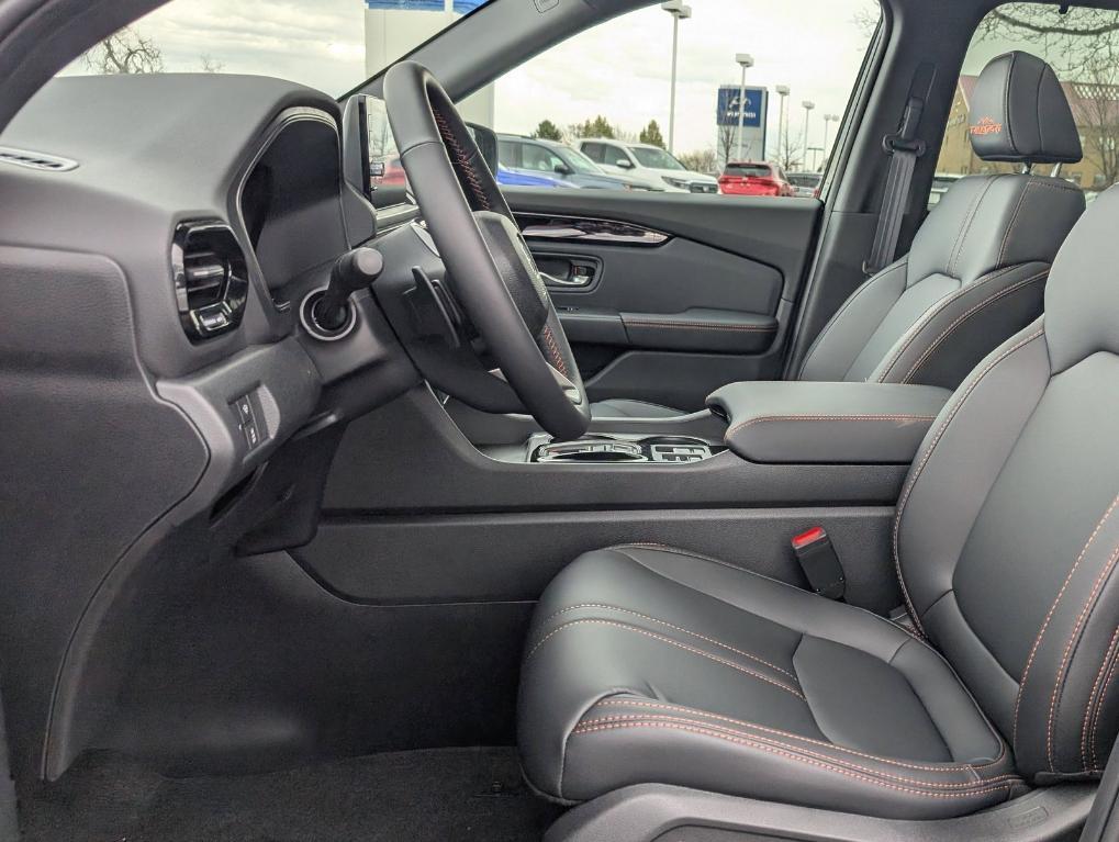 new 2025 Honda Pilot car, priced at $50,895