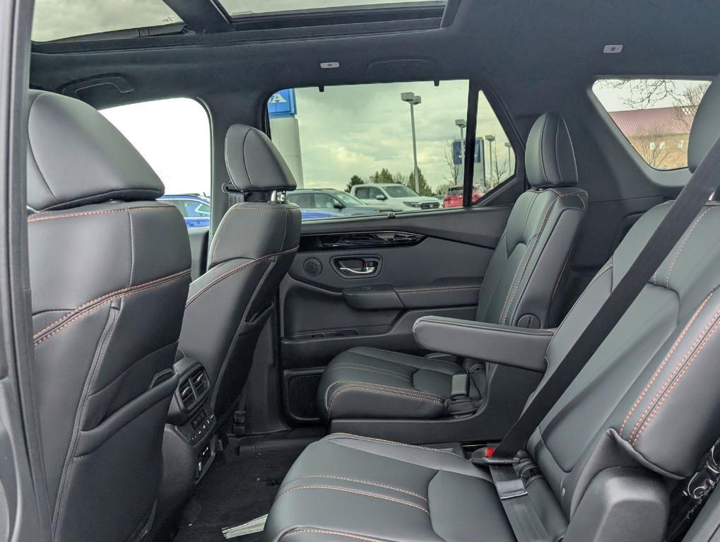 new 2025 Honda Pilot car, priced at $50,895