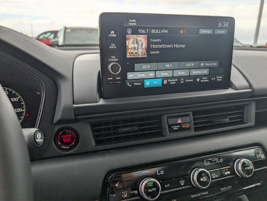 new 2025 Honda Pilot car, priced at $50,895