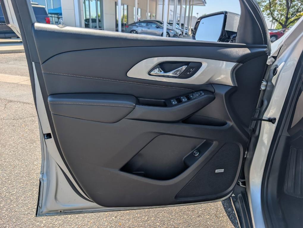 used 2020 Chevrolet Traverse car, priced at $21,900
