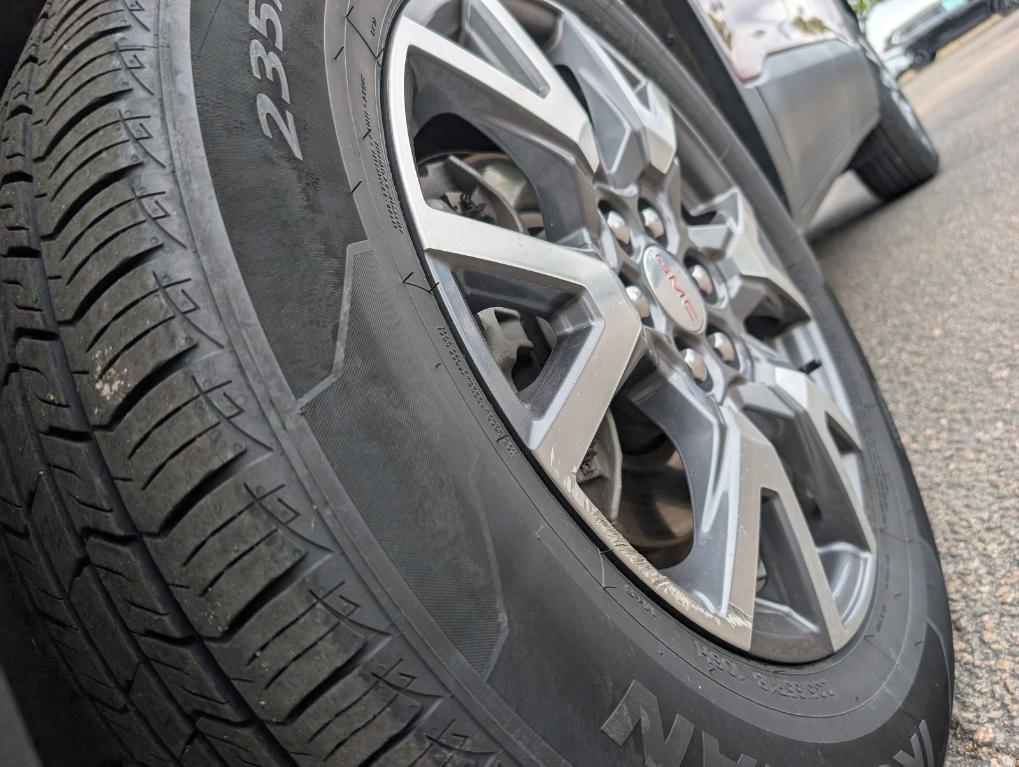 used 2023 GMC Acadia car, priced at $28,700