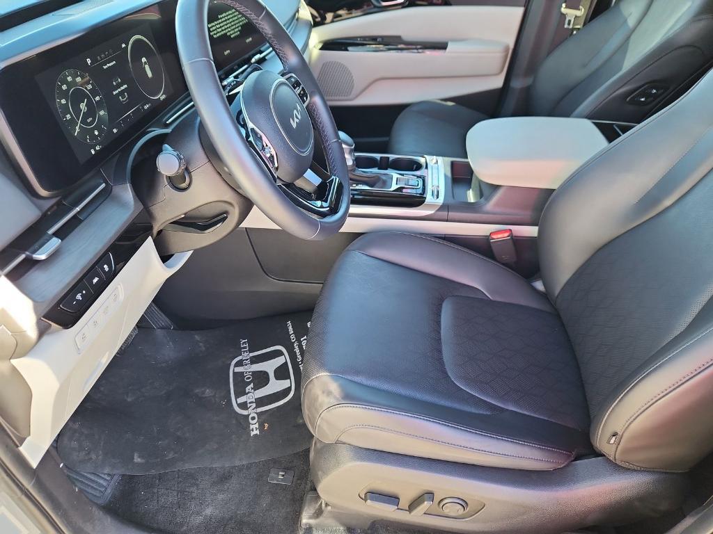 used 2024 Kia Carnival car, priced at $37,900