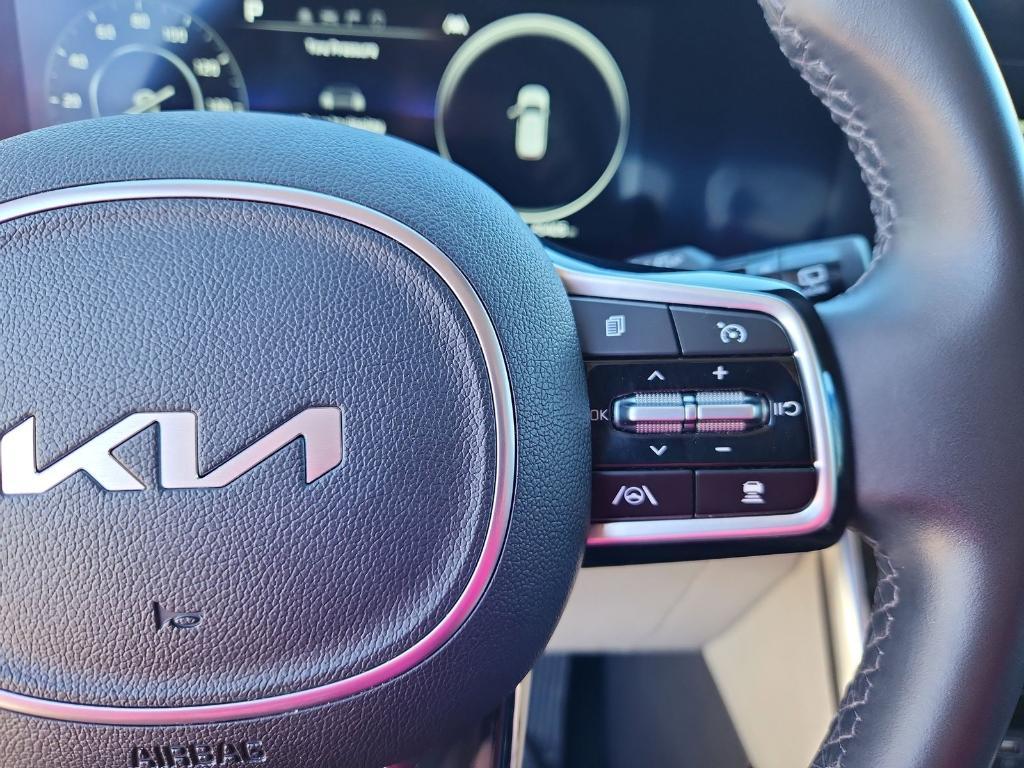 used 2024 Kia Carnival car, priced at $37,900