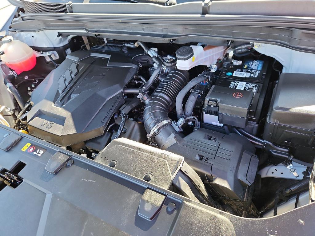 used 2024 Kia Carnival car, priced at $37,900