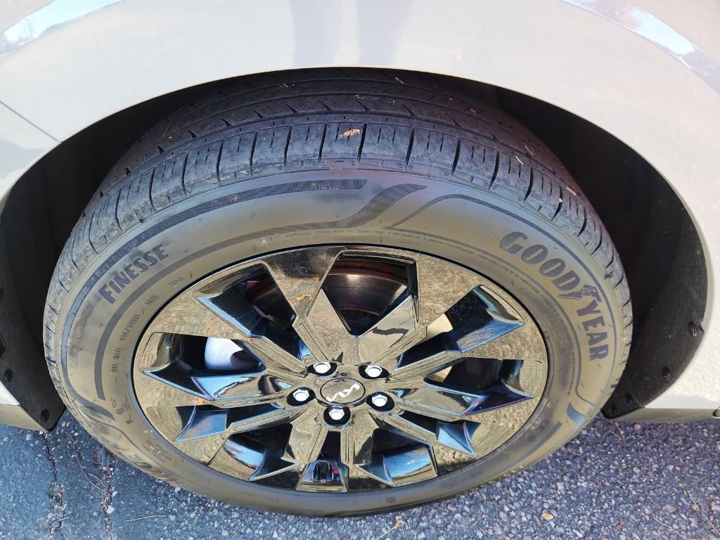 used 2024 Kia Carnival car, priced at $37,900