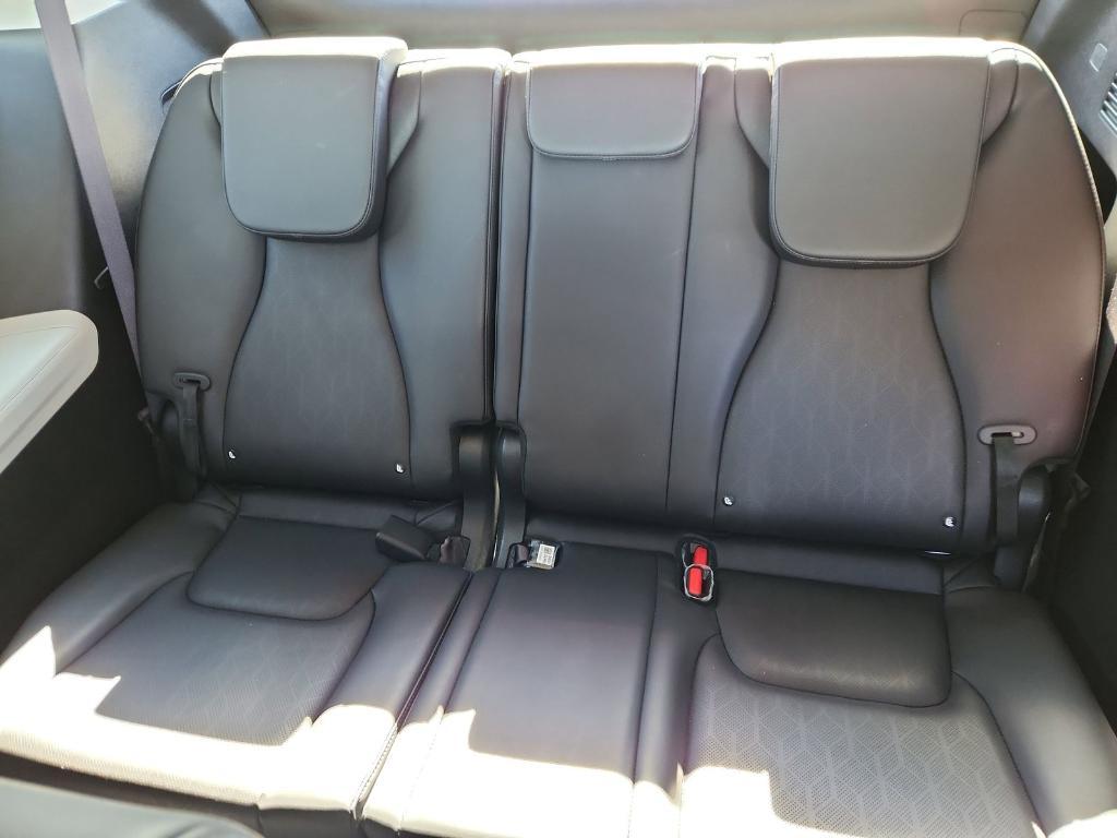 used 2024 Kia Carnival car, priced at $37,900