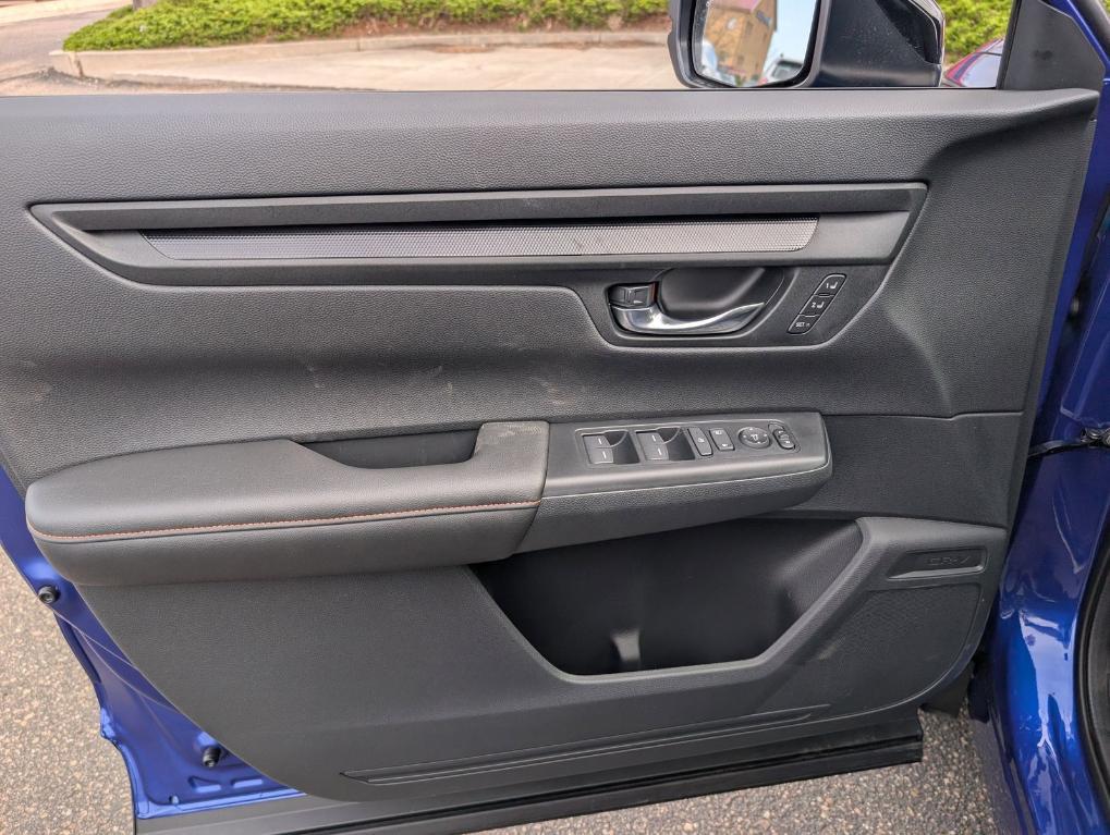 new 2025 Honda CR-V Hybrid car, priced at $41,000