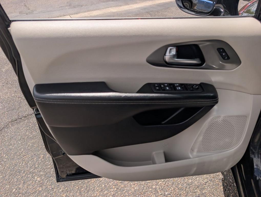used 2022 Chrysler Pacifica car, priced at $20,900