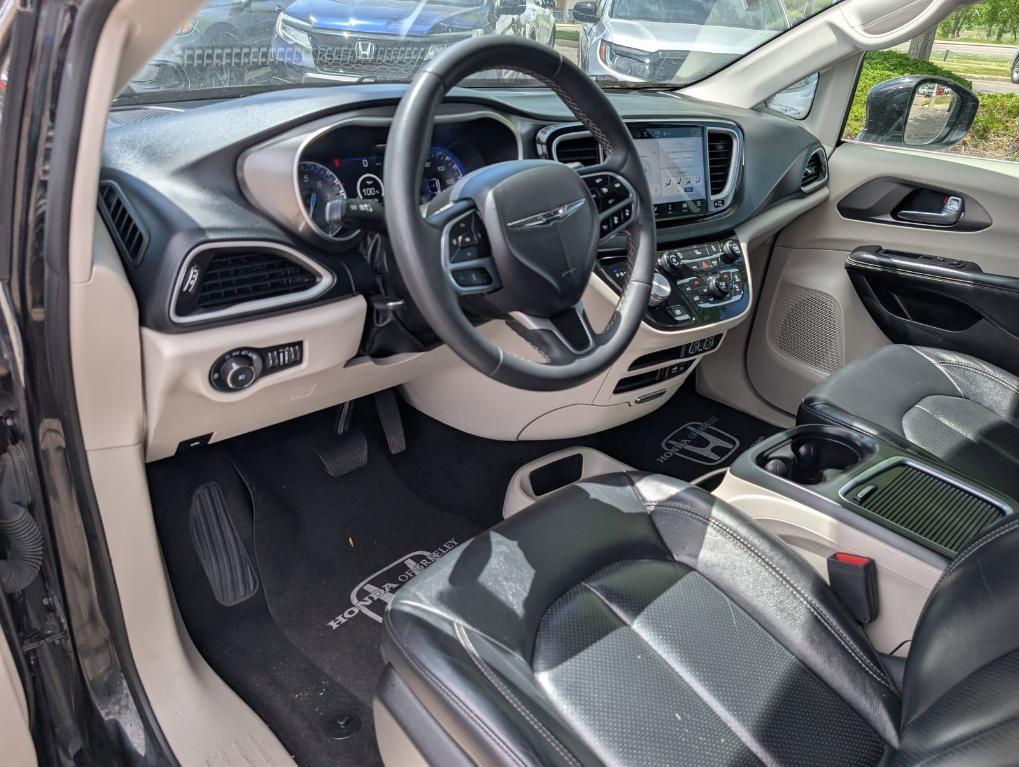 used 2022 Chrysler Pacifica car, priced at $20,900