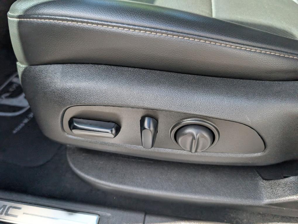 used 2023 GMC Acadia car, priced at $27,600