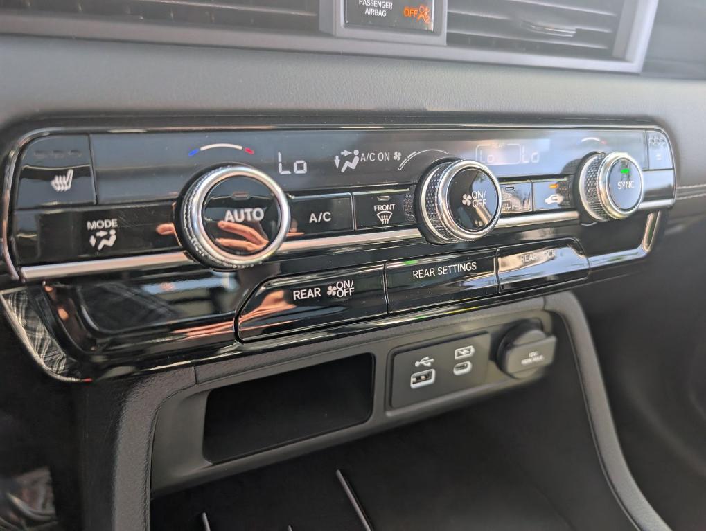 new 2025 Honda Pilot car, priced at $51,095