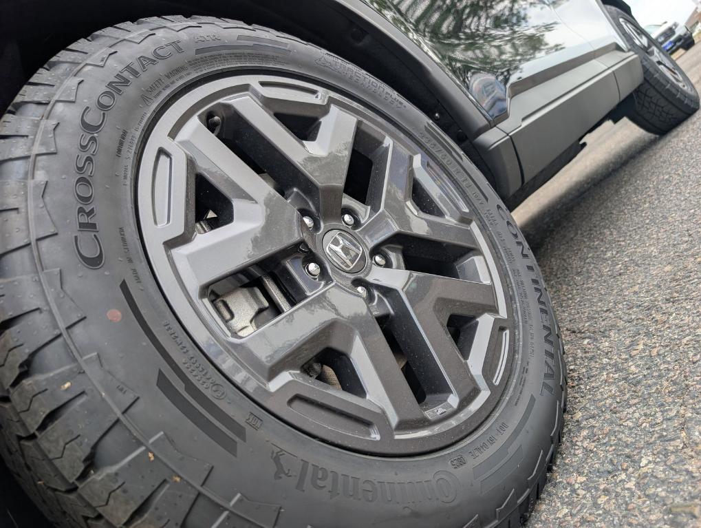 new 2026 Honda CR-V Hybrid car, priced at $40,195