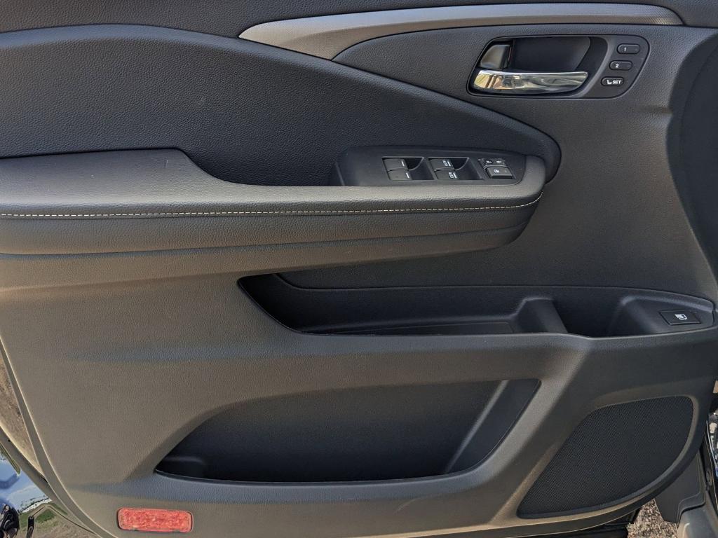 new 2025 Honda Ridgeline car, priced at $44,680