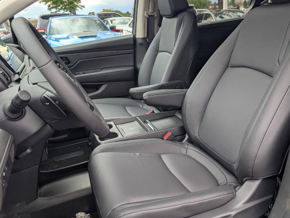 new 2026 Honda Odyssey car, priced at $44,290