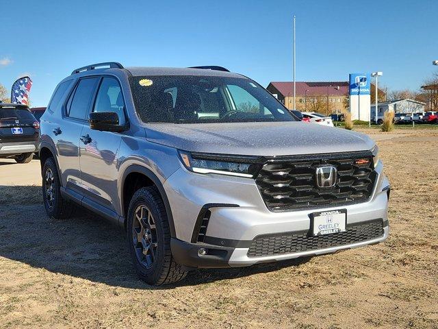 new 2025 Honda Pilot car, priced at $50,895
