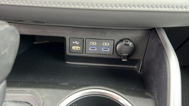 used 2022 Toyota Highlander car, priced at $38,990