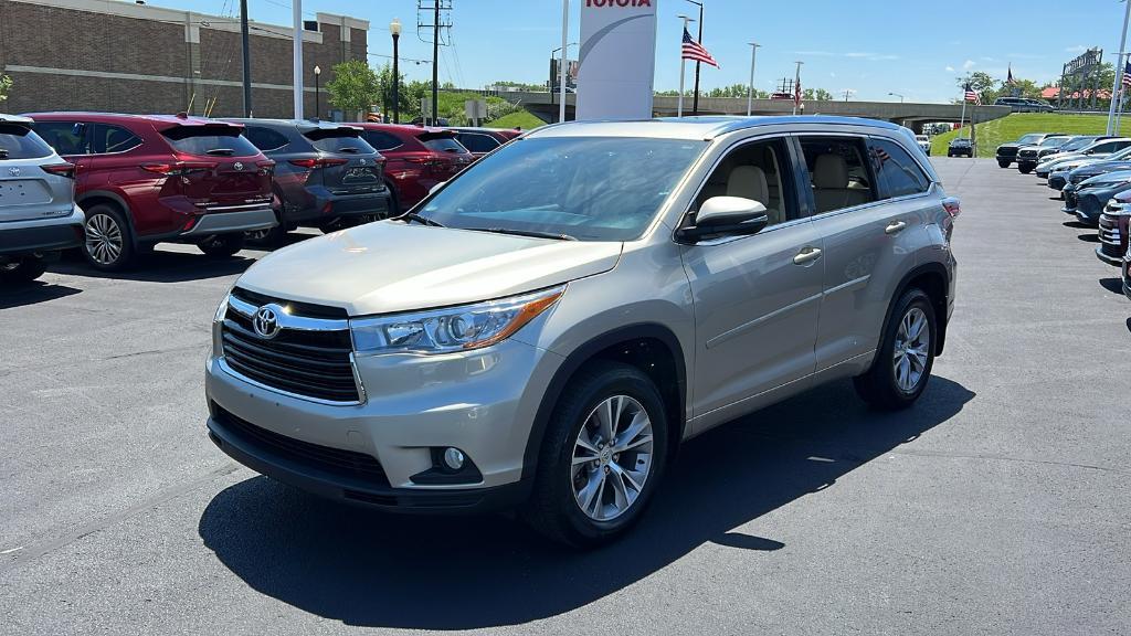 used 2015 Toyota Highlander car, priced at $24,990