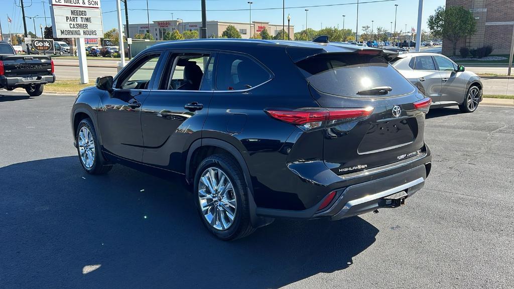 used 2021 Toyota Highlander car, priced at $37,990