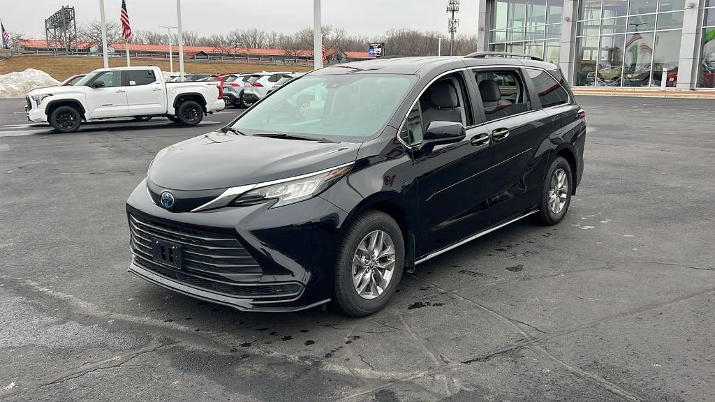 used 2022 Toyota Sienna car, priced at $37,990