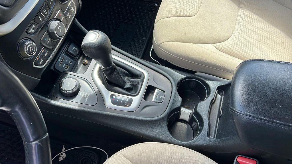 used 2016 Jeep Cherokee car, priced at $10,990