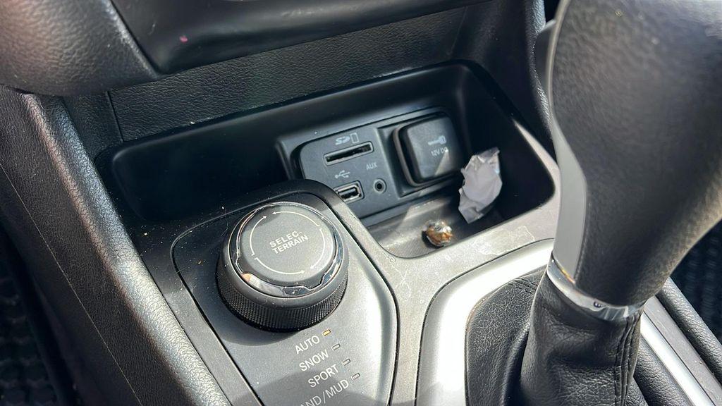 used 2016 Jeep Cherokee car, priced at $10,990