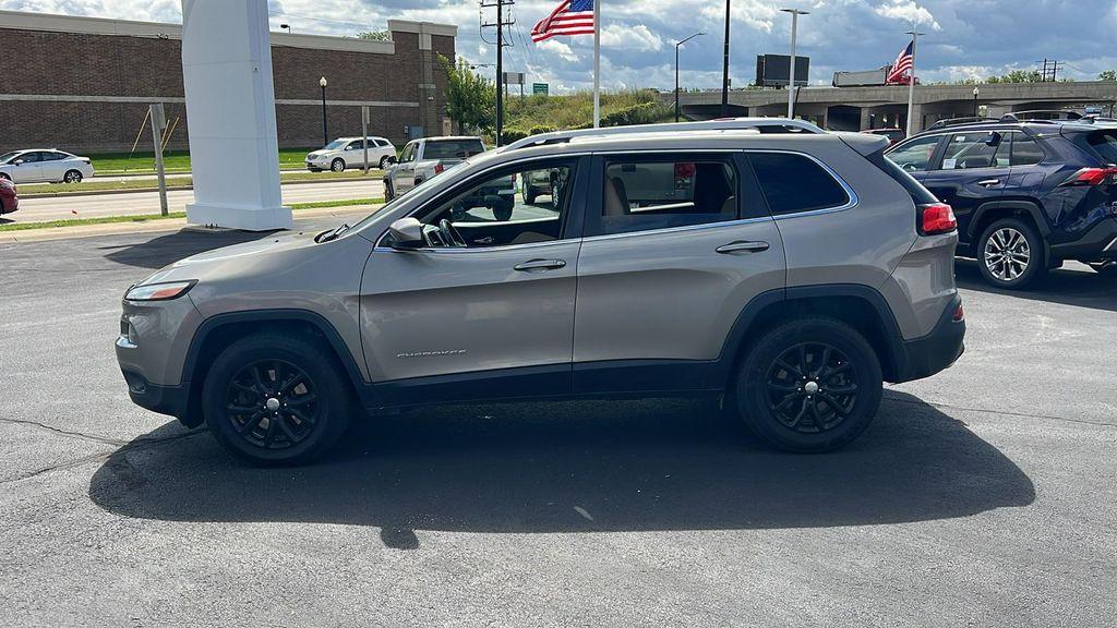 used 2016 Jeep Cherokee car, priced at $10,990