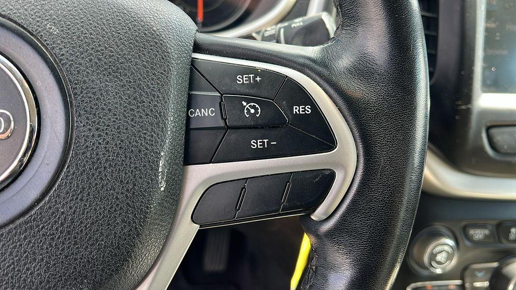 used 2016 Jeep Cherokee car, priced at $10,990