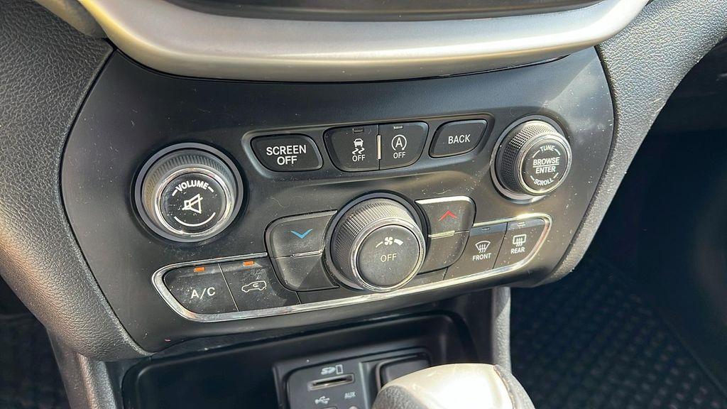 used 2016 Jeep Cherokee car, priced at $10,990