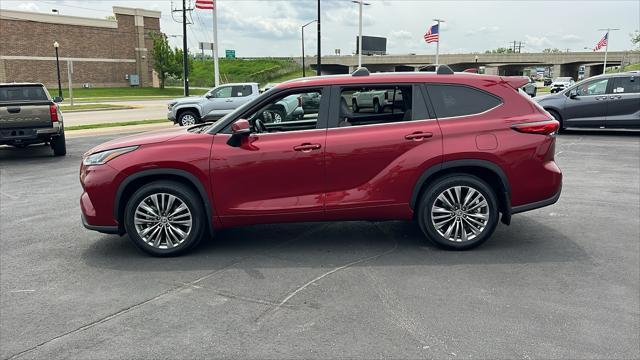 used 2021 Toyota Highlander car, priced at $44,990