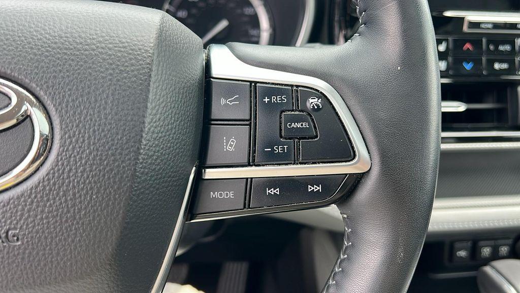 used 2021 Toyota Highlander car, priced at $44,990