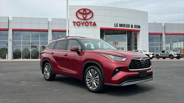 used 2021 Toyota Highlander car, priced at $44,990