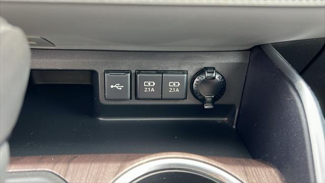 used 2021 Toyota Highlander car, priced at $44,990
