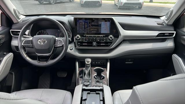 used 2021 Toyota Highlander car, priced at $44,990