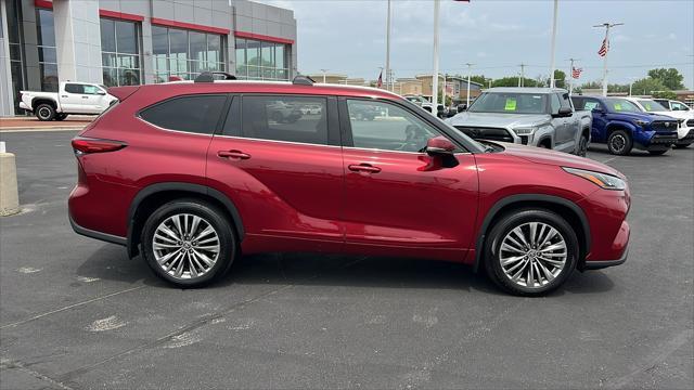used 2021 Toyota Highlander car, priced at $44,990
