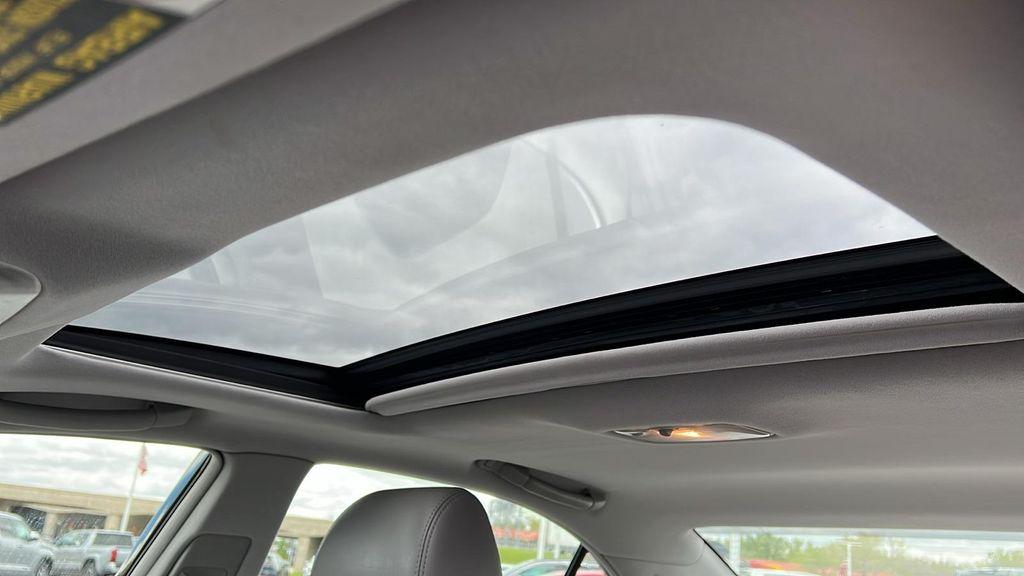 used 2005 Lexus ES 330 car, priced at $7,990