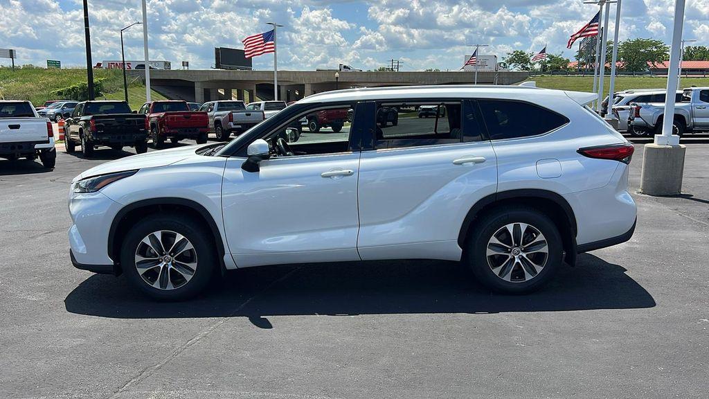 used 2022 Toyota Highlander car, priced at $40,990