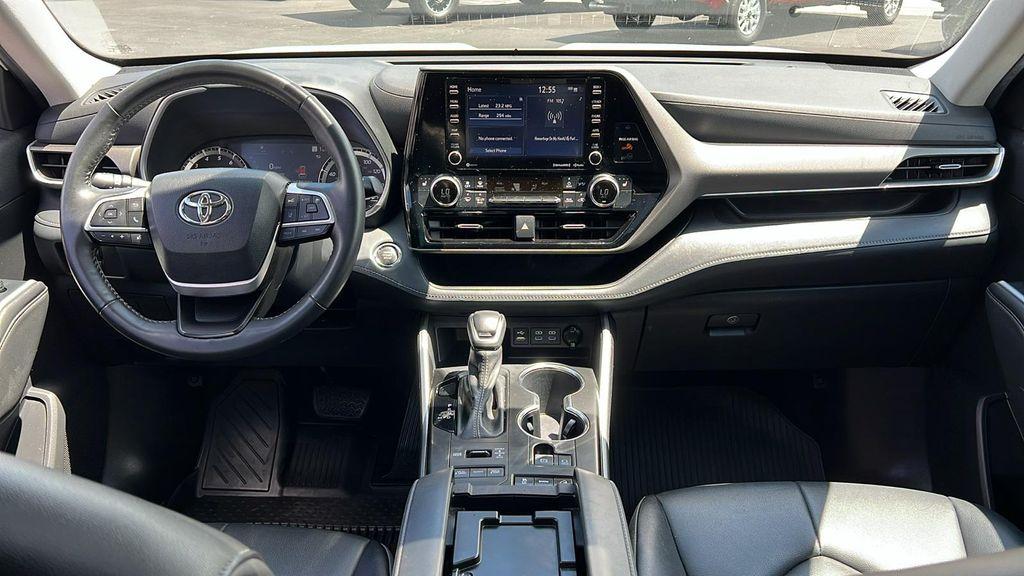 used 2022 Toyota Highlander car, priced at $40,990