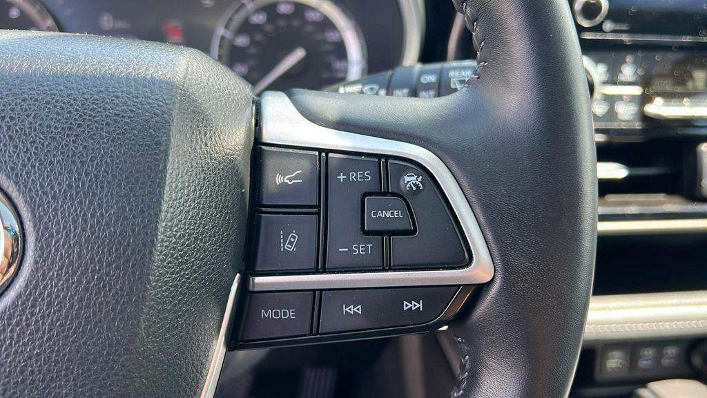 used 2022 Toyota Highlander car, priced at $40,990