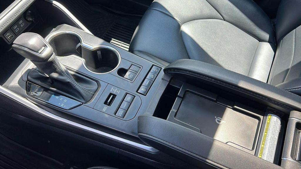 used 2022 Toyota Highlander car, priced at $40,990