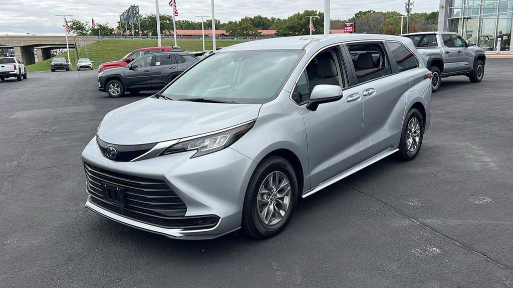 used 2023 Toyota Sienna car, priced at $34,990