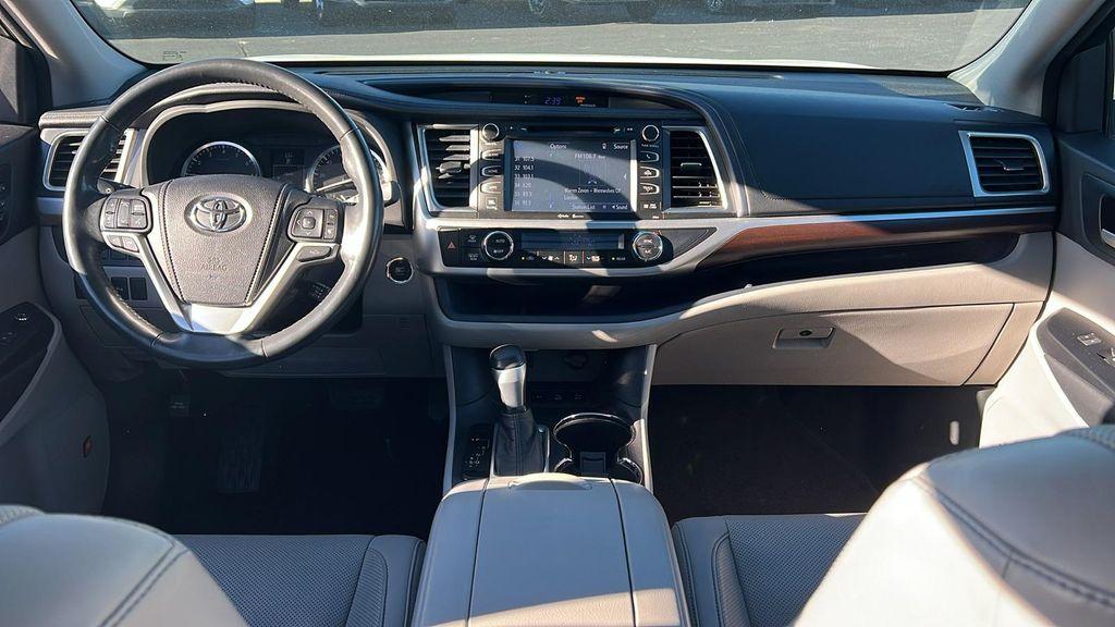 used 2014 Toyota Highlander car, priced at $11,990