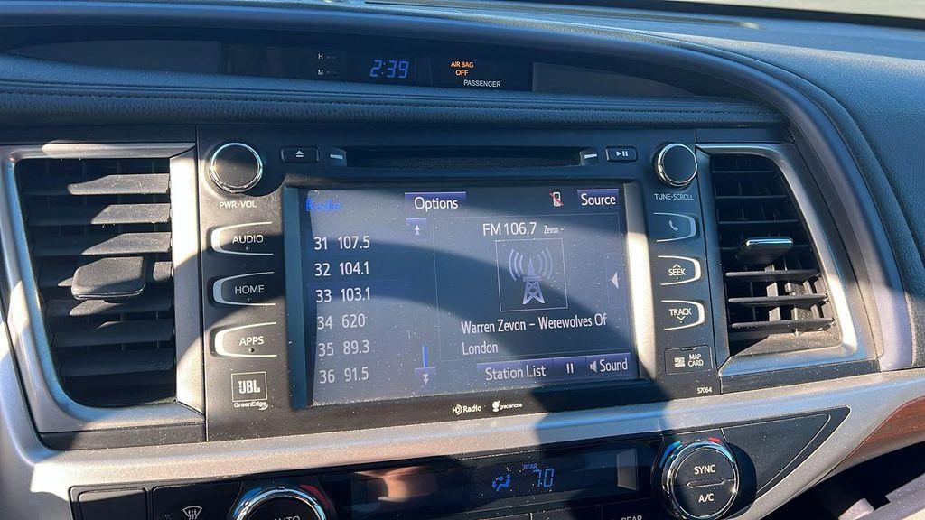 used 2014 Toyota Highlander car, priced at $11,990