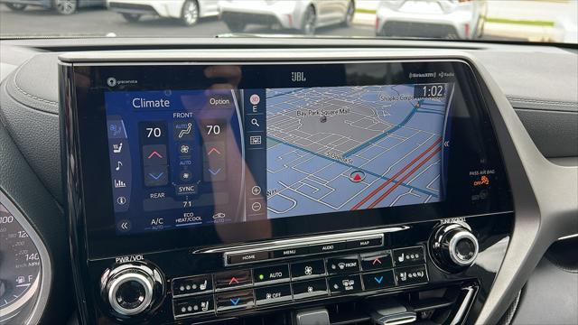used 2022 Toyota Highlander car, priced at $41,990
