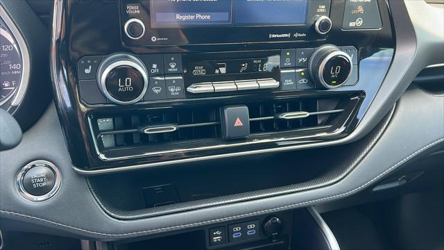 used 2022 Toyota Highlander car, priced at $39,990