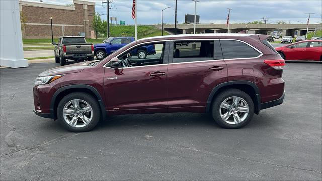 used 2018 Toyota Highlander Hybrid car, priced at $23,990