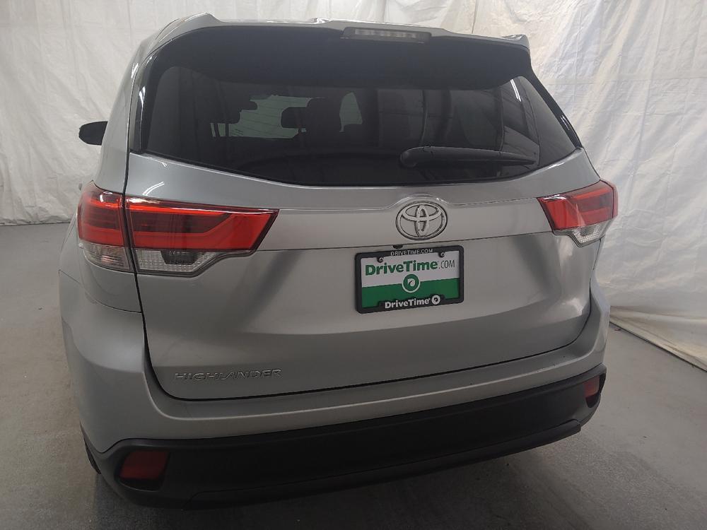 used 2019 Toyota Highlander car, priced at $21,495