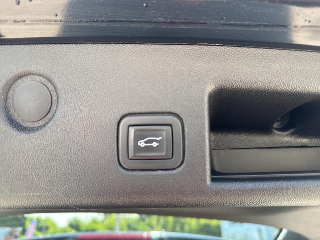 used 2021 Chevrolet Equinox car, priced at $20,488